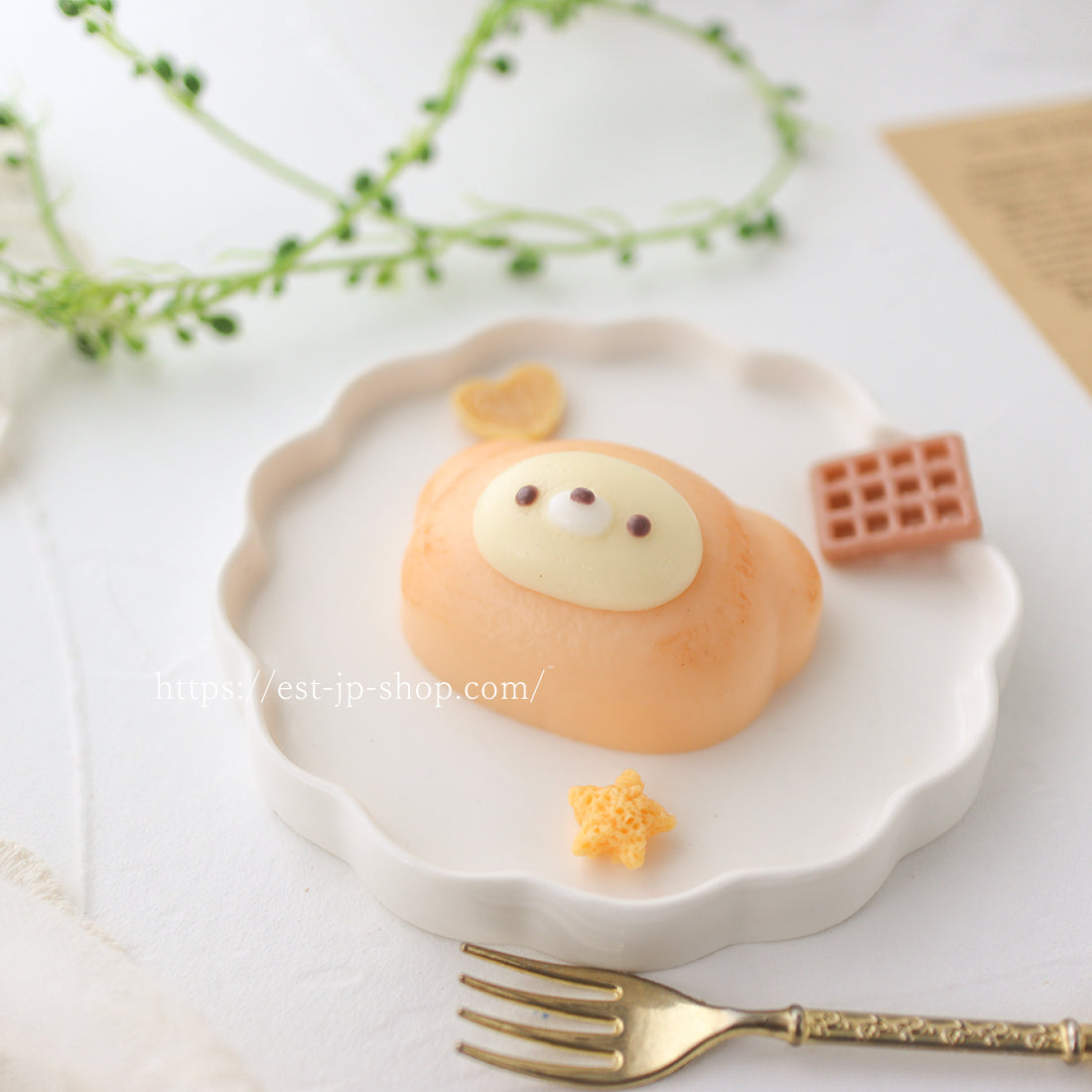 くまの着ぐるみフィナンシェ