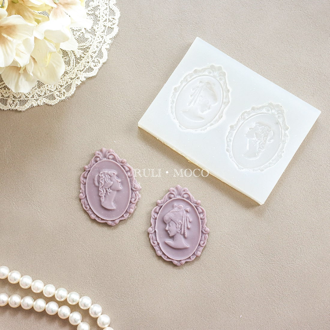 Feminine Cameos