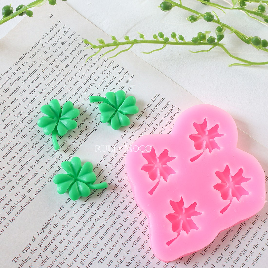 四葉のクローバー