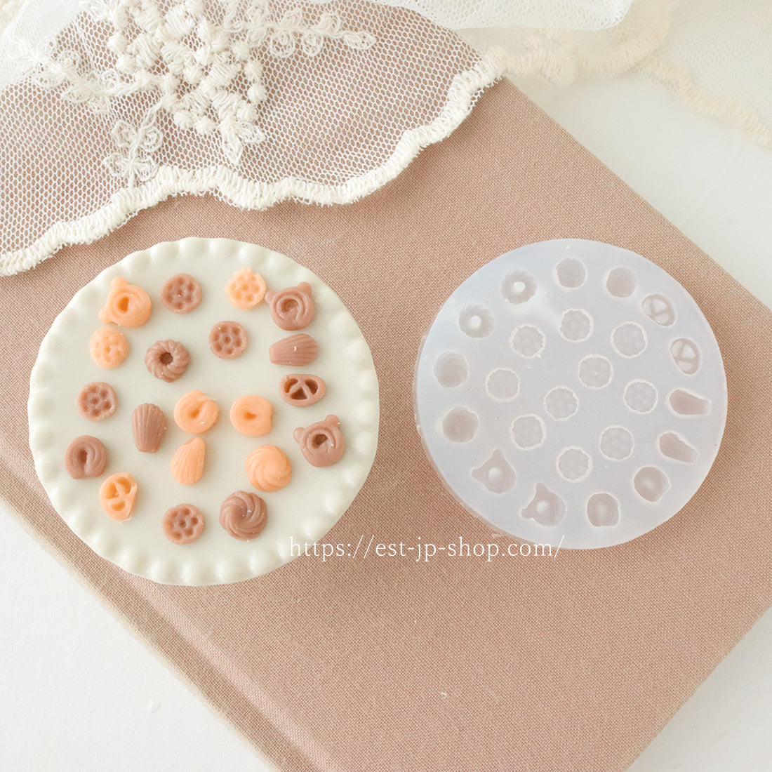 小さな焼き菓子