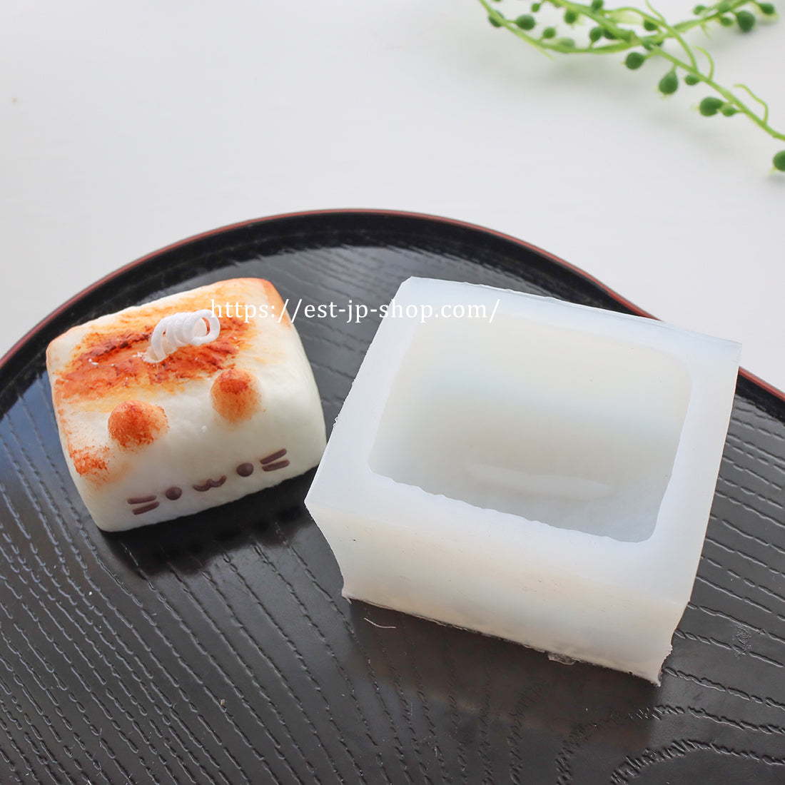 Cat-shaped Mochi