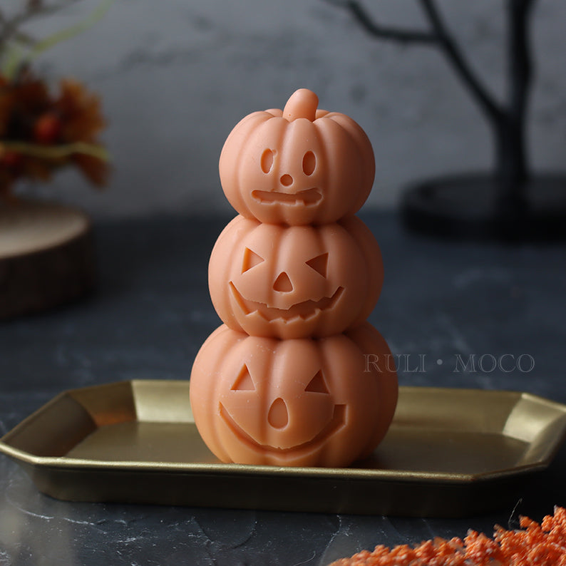 Three-tiered pumpkins