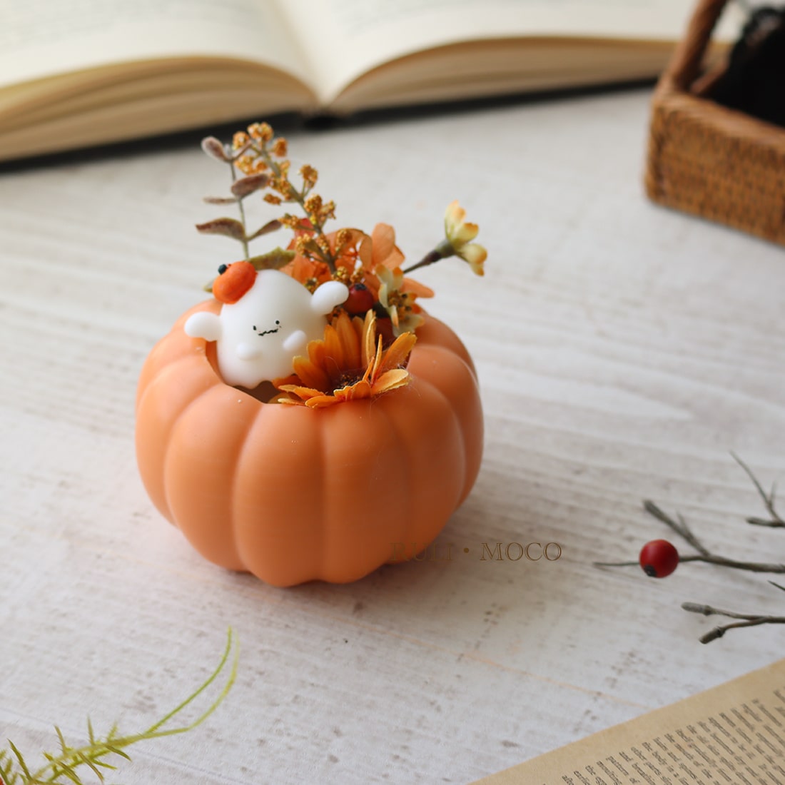 Pumpkin-Shaped Case