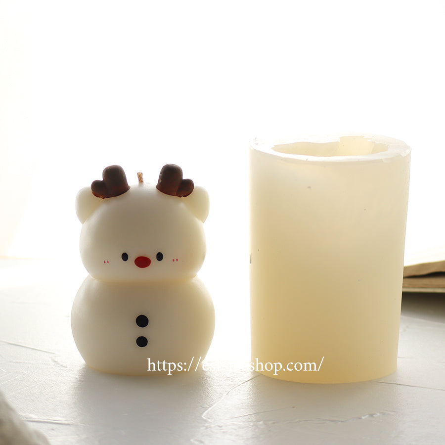 トナカイの雪だるま