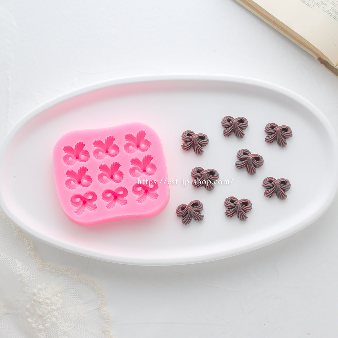 クリームリボン