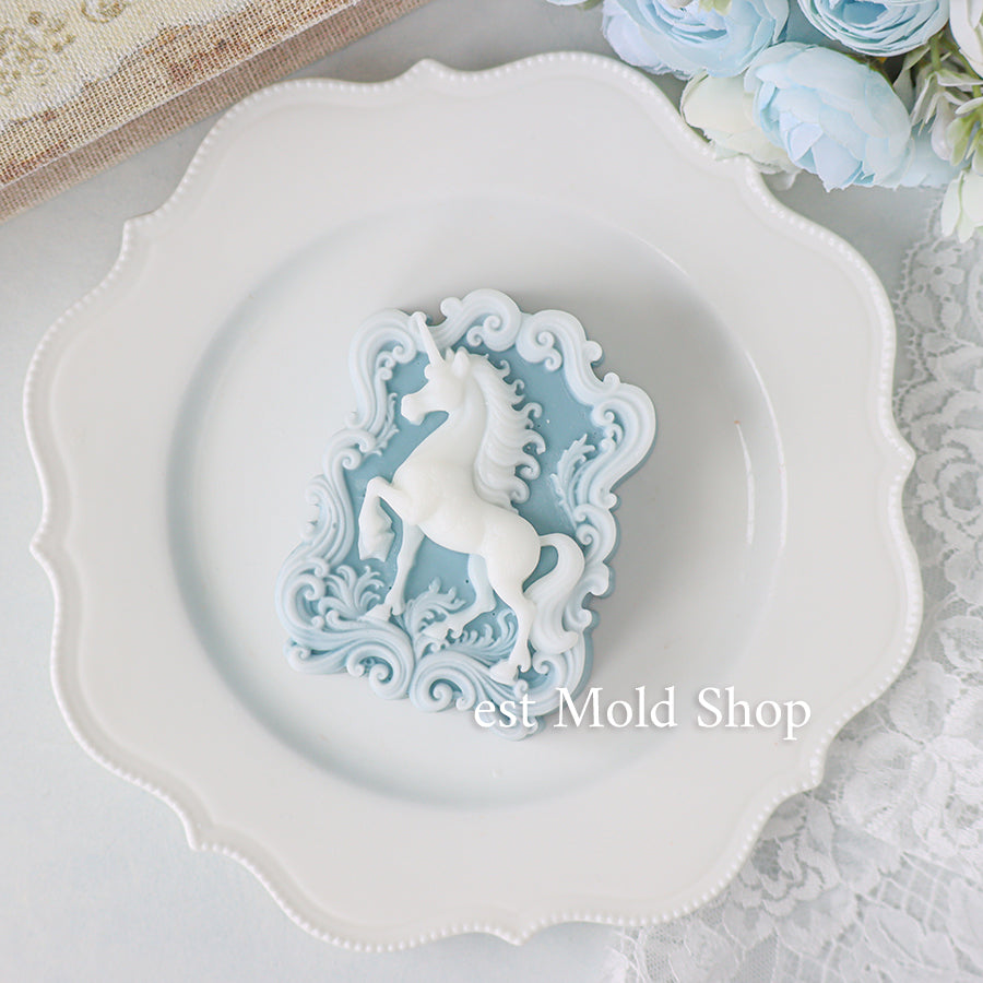Arabesque Frame Unicorn