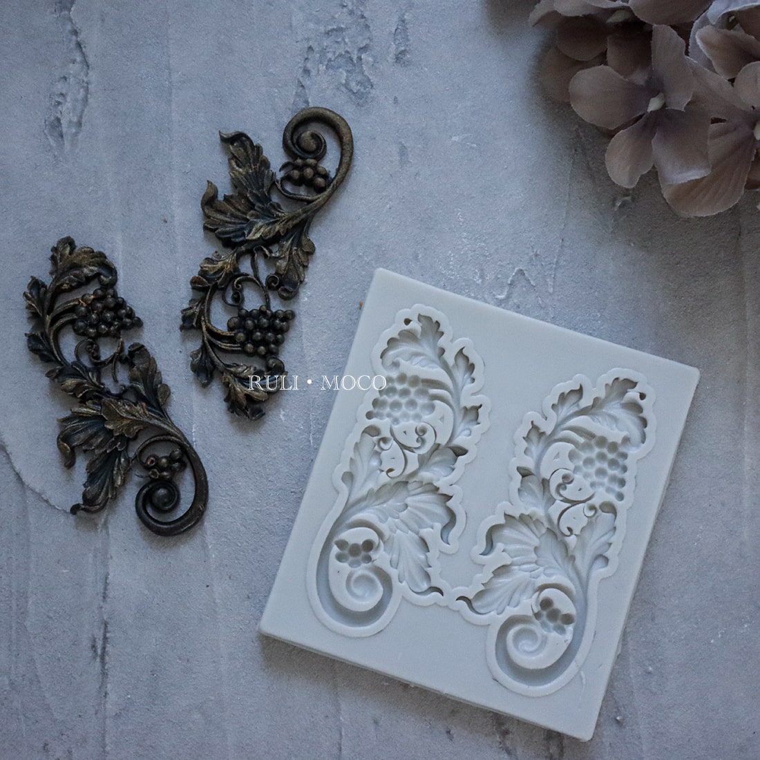 Decoration (Grapes)