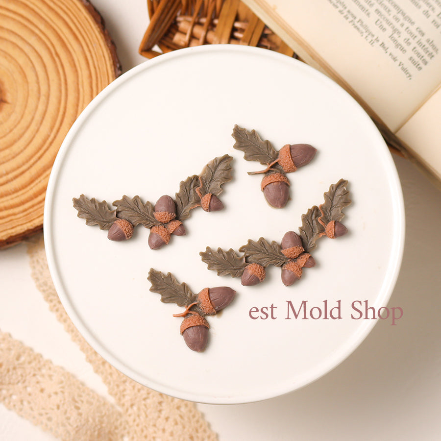 Acorn Garland