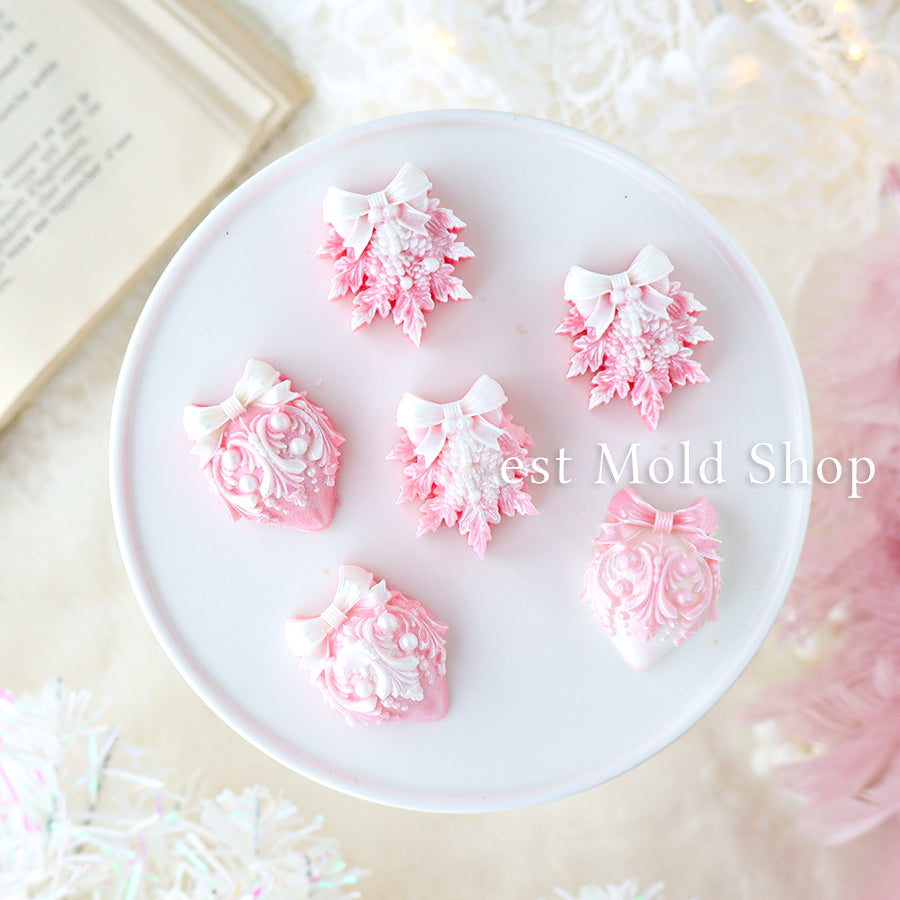 Ornament set