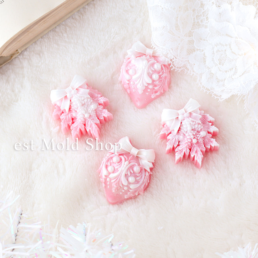 Ornament set