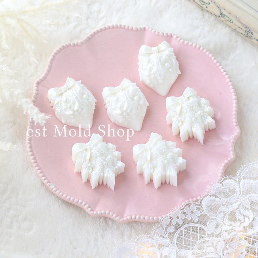 Ornament set
