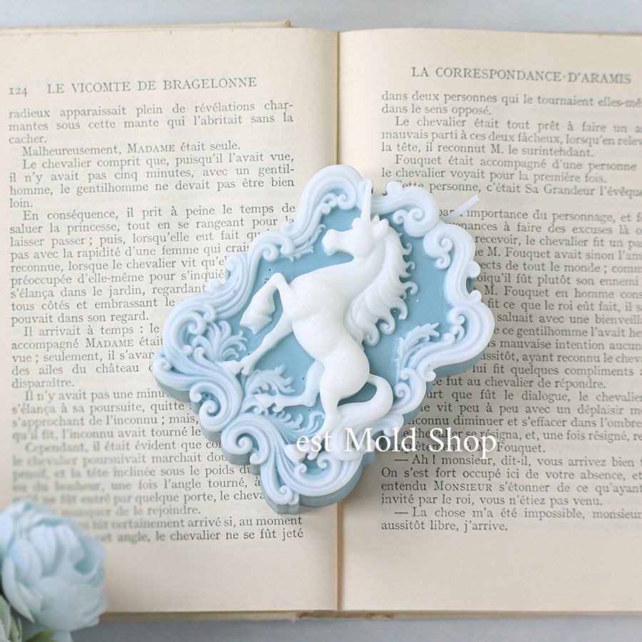 Arabesque Frame Unicorn