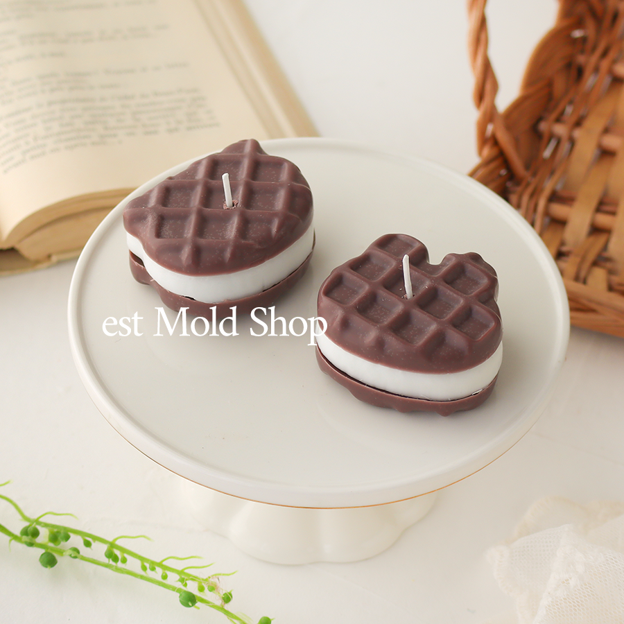 Rabbit & Bear Cream Sandwich Waffles