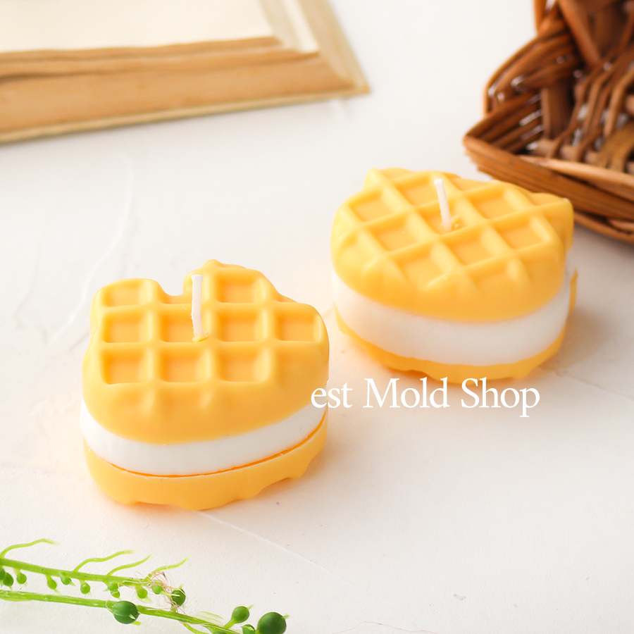 Rabbit & Bear Cream Sandwich Waffles