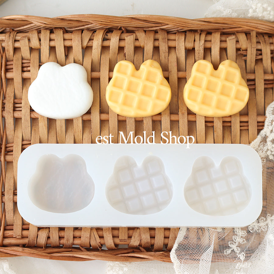 Rabbit & Bear Cream Sandwich Waffles