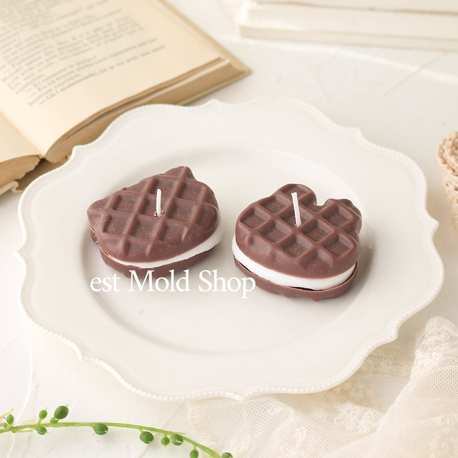 Rabbit & Bear Cream Sandwich Waffles